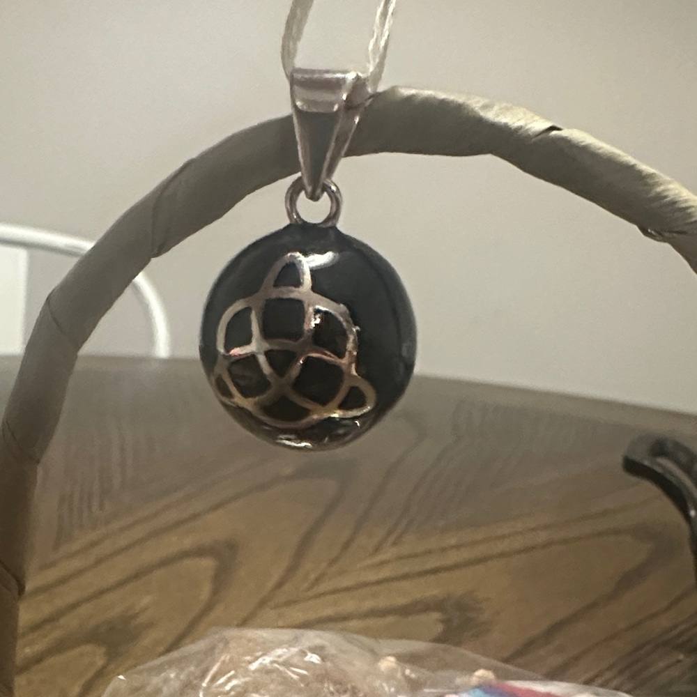 Chic Black and Silver Pendant Necklace